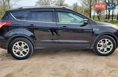Внедорожник / Кроссовер Ford Escape 2015 в 