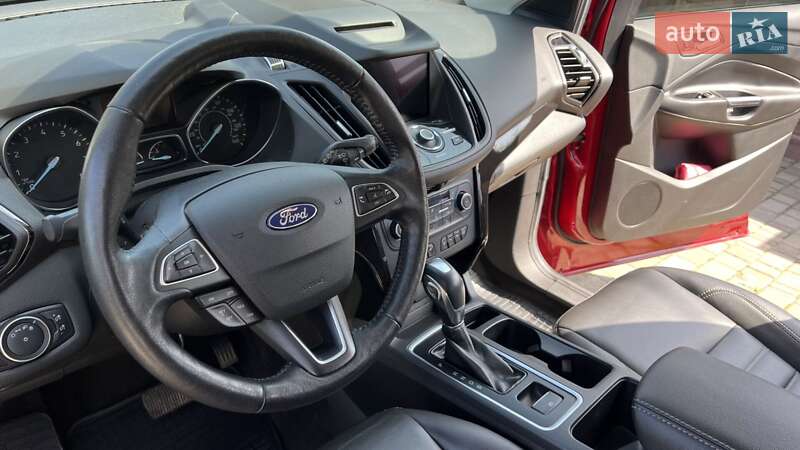 Позашляховик / Кросовер Ford Escape 2018 в Чернівцях