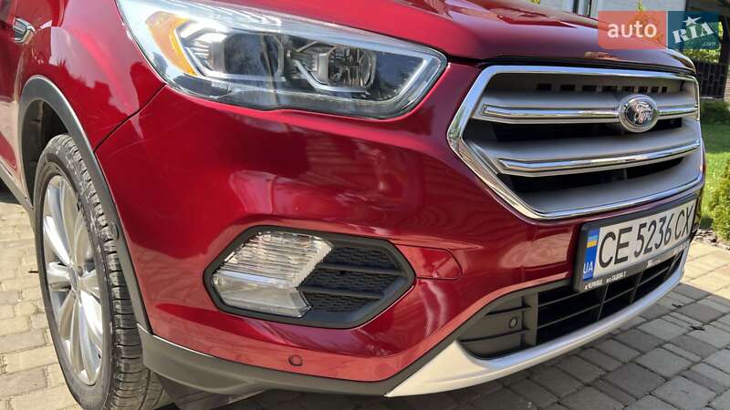 Позашляховик / Кросовер Ford Escape 2018 в Чернівцях