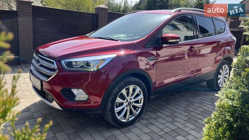 Позашляховик / Кросовер Ford Escape 2018 в Чернівцях