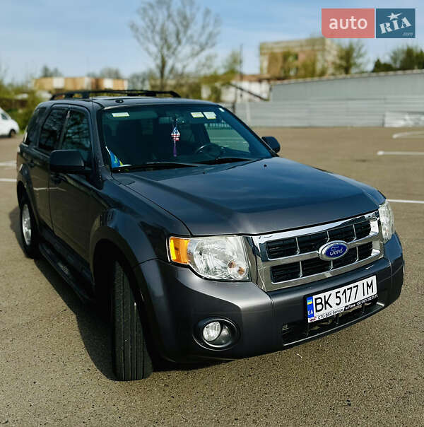 Внедорожник / Кроссовер Ford Escape 2011 в Ровно