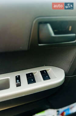 Внедорожник / Кроссовер Ford Escape 2011 в 
