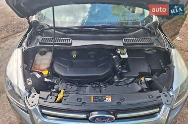 Внедорожник / Кроссовер Ford Escape 2013 в 