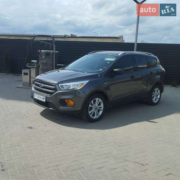 Внедорожник / Кроссовер Ford Escape 2016 в Ивано-Франковске