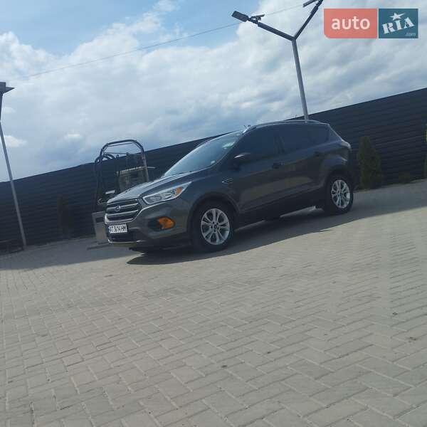 Внедорожник / Кроссовер Ford Escape 2016 в Ивано-Франковске