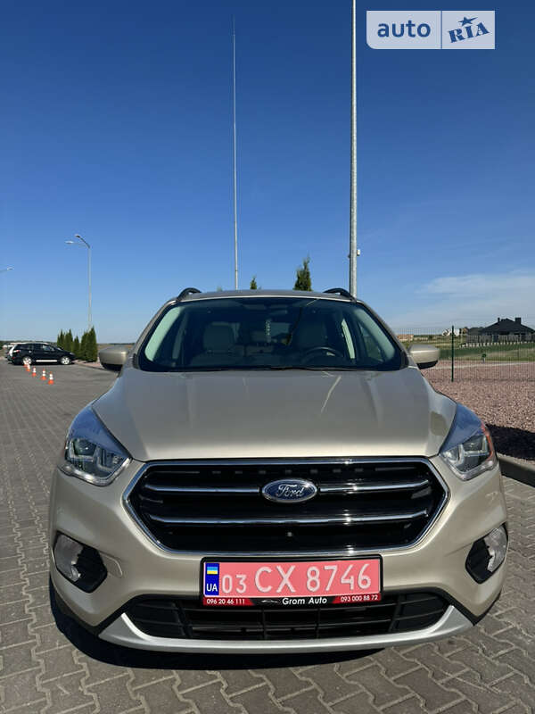 Внедорожник / Кроссовер Ford Escape 2017 в Ровно