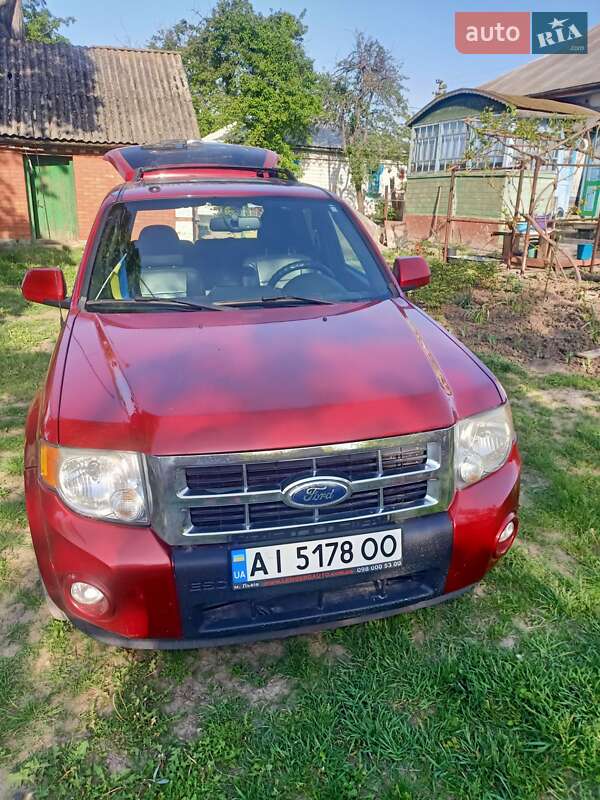 Внедорожник / Кроссовер Ford Escape 2011 в Бершади