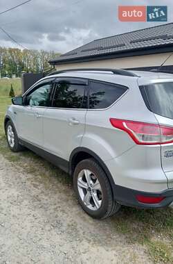 Внедорожник / Кроссовер Ford Escape 2014 в 