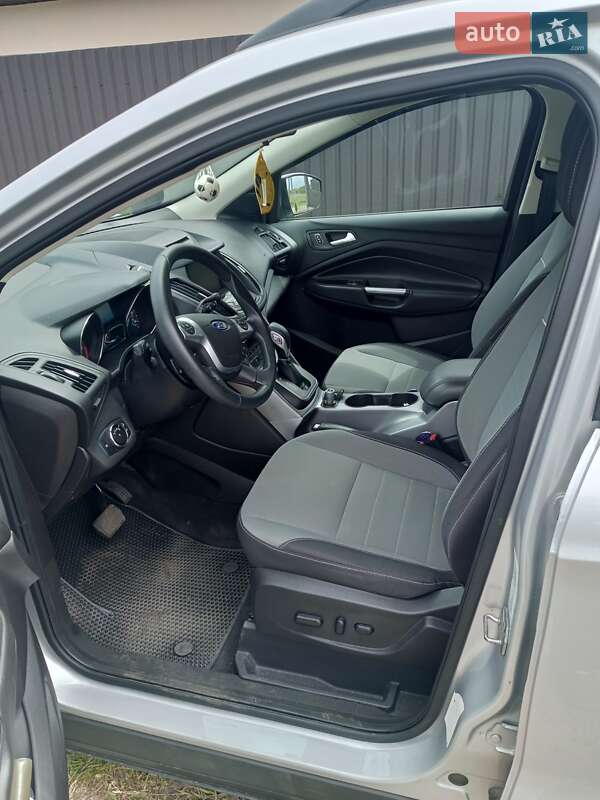 Внедорожник / Кроссовер Ford Escape 2014 в Черкассах