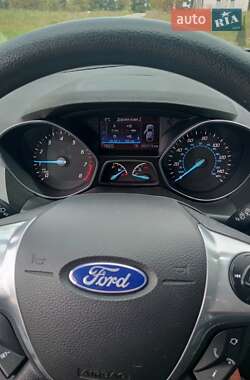 Внедорожник / Кроссовер Ford Escape 2014 в 