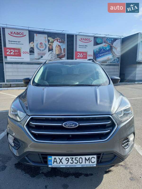 Внедорожник / Кроссовер Ford Escape 2017 в Харькове