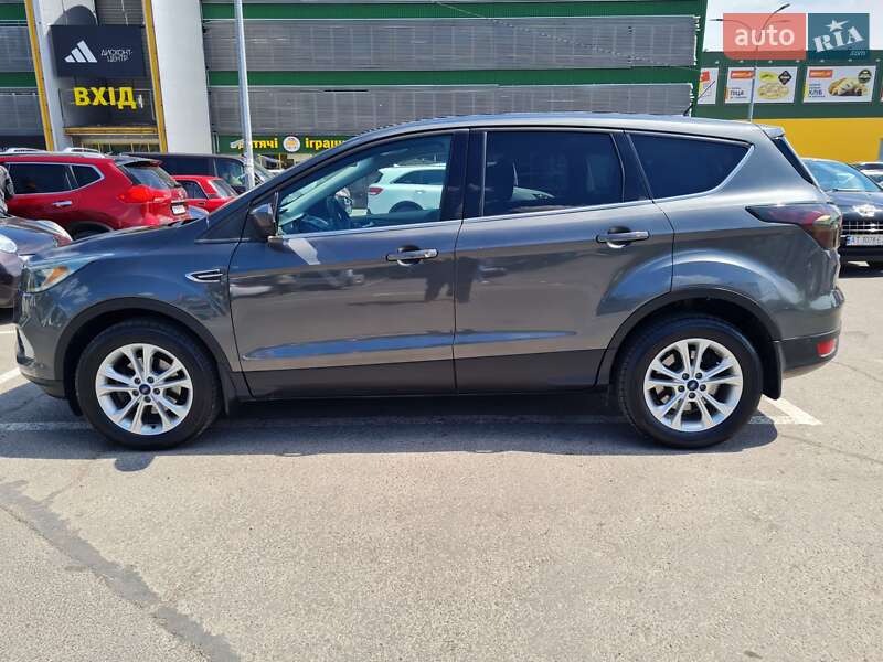 Внедорожник / Кроссовер Ford Escape 2016 в Ивано-Франковске