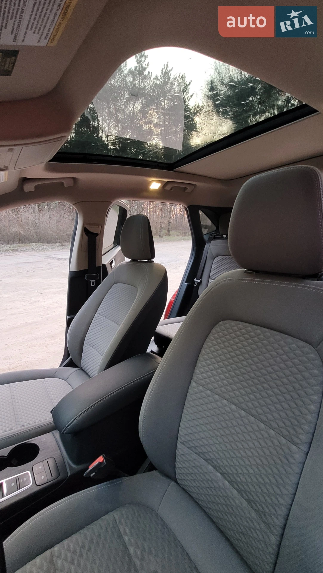 Ford Escape 2020 VIN 1FMCU9G63LUC54908 фото оголошення 5 з 19