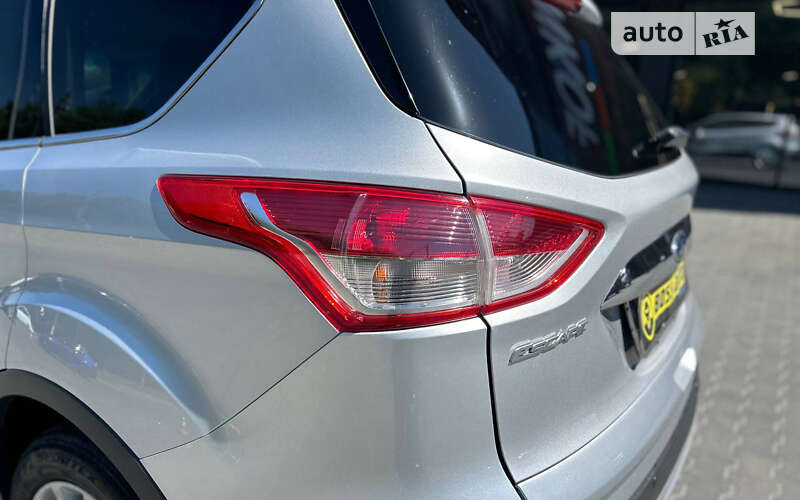 Внедорожник / Кроссовер Ford Escape 2013 в Черновцах