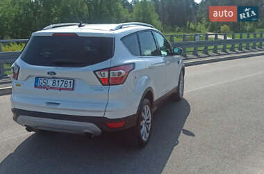 Внедорожник / Кроссовер Ford Escape 2018 в 