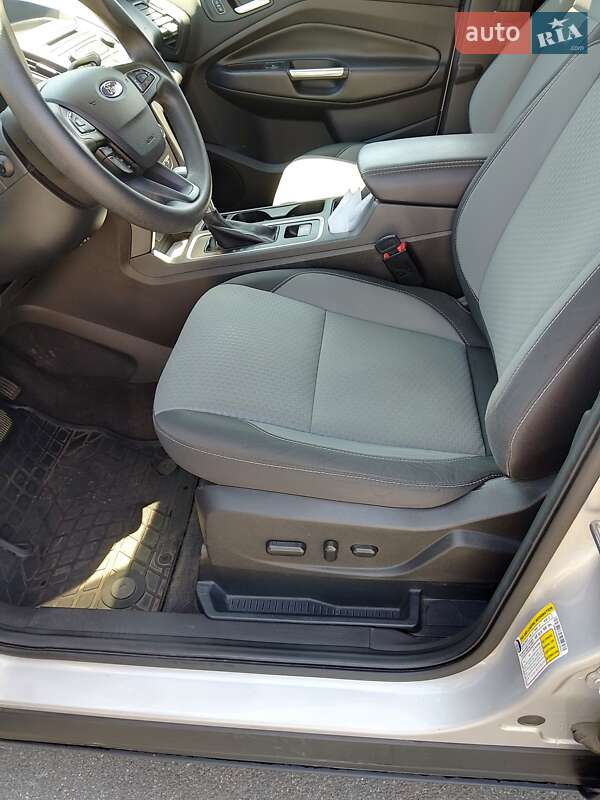 Внедорожник / Кроссовер Ford Escape 2017 в Киеве