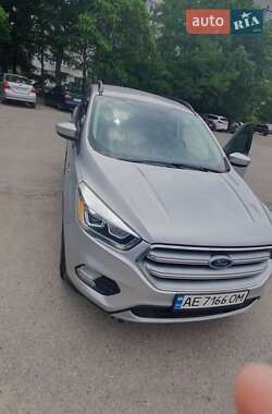 Внедорожник / Кроссовер Ford Escape 2017 в 