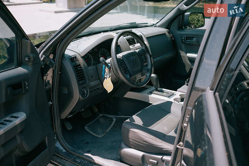 Внедорожник / Кроссовер Ford Escape 2012 в Черновцах