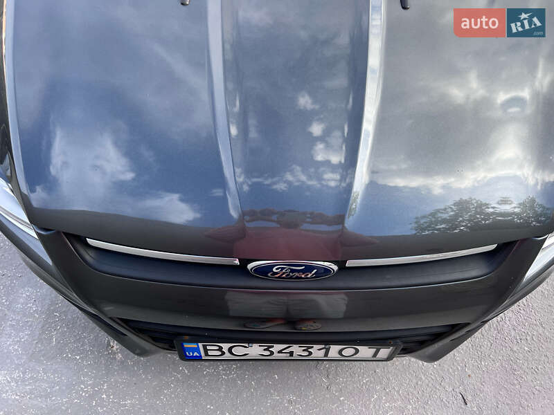 Позашляховик / Кросовер Ford Escape 2016 в Києві