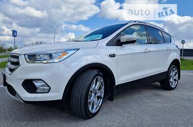 Позашляховик / Кросовер Ford Escape 2017 в Одесі