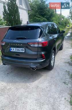 Внедорожник / Кроссовер Ford Escape 2020 в 