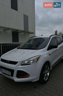 Внедорожник / Кроссовер Ford Escape 2015 в 