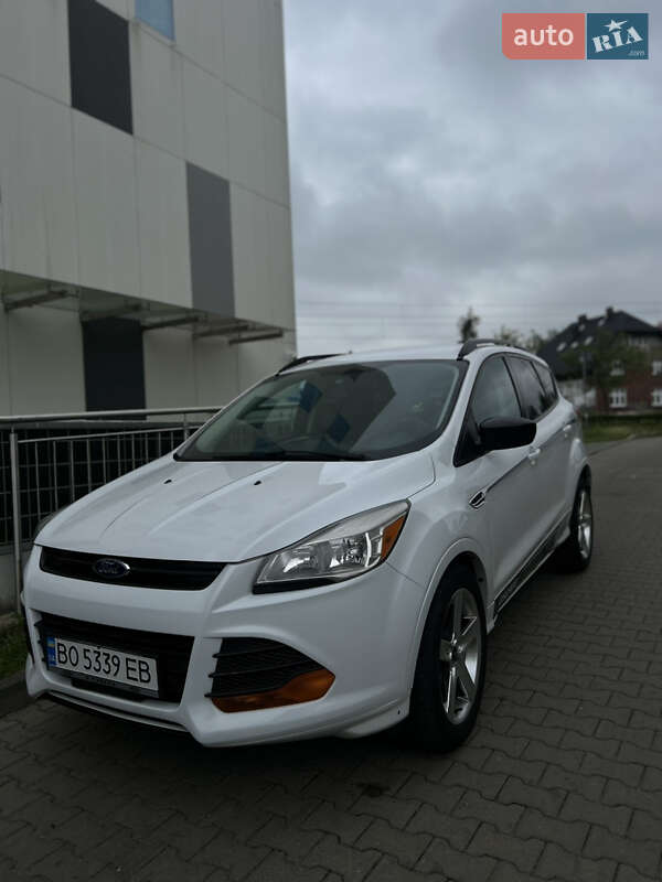 Позашляховик / Кросовер Ford Escape 2015 в Івано-Франківську