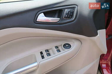 Внедорожник / Кроссовер Ford Escape 2014 в 