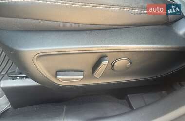 Позашляховик / Кросовер Ford Escape 2020 в Золочеві