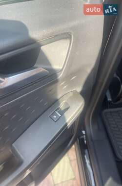 Позашляховик / Кросовер Ford Escape 2020 в Золочеві