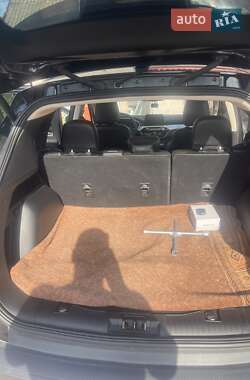 Позашляховик / Кросовер Ford Escape 2020 в Золочеві