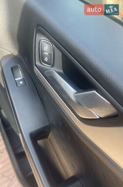 Позашляховик / Кросовер Ford Escape 2020 в Золочеві