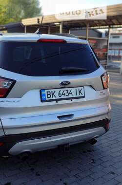 Позашляховик / Кросовер Ford Escape 2018 в Рівному