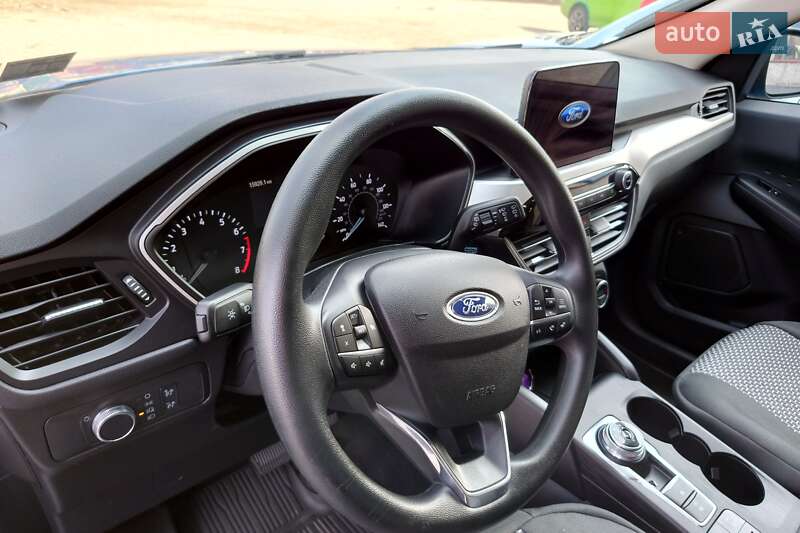 Внедорожник / Кроссовер Ford Escape 2020 в Черновцах