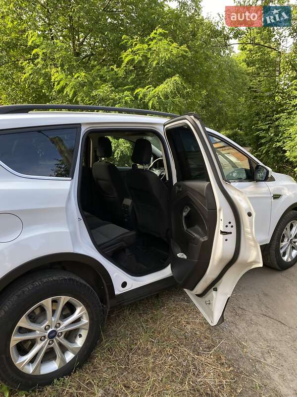 Внедорожник / Кроссовер Ford Escape 2017 в Харькове фото 9 Внедорожник / Кроссовер Ford Escape 2017 в Харькове