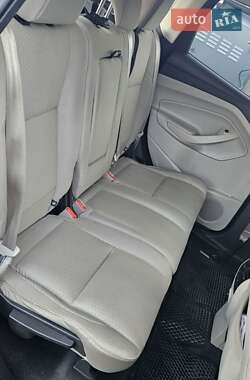 Внедорожник / Кроссовер Ford Escape 2018 в 