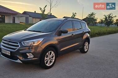 Внедорожник / Кроссовер Ford Escape 2018 в 