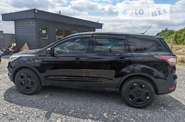 Позашляховик / Кросовер Ford Escape 2017 в Рівному