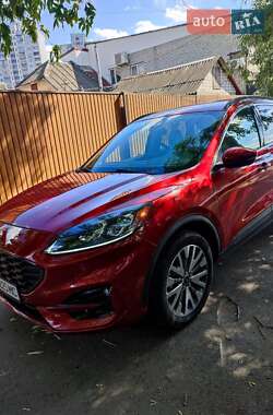 Внедорожник / Кроссовер Ford Escape 2020 в 