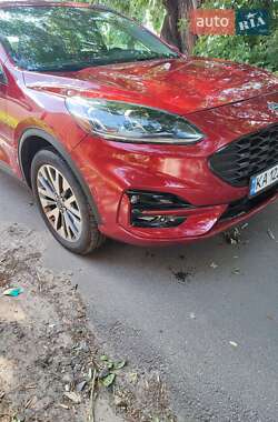 Внедорожник / Кроссовер Ford Escape 2020 в 