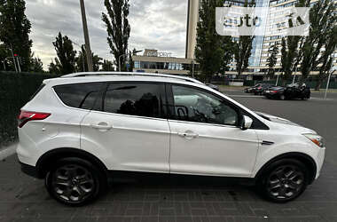 Внедорожник / Кроссовер Ford Escape 2015 в Киеве