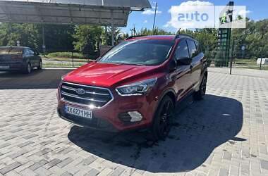 Позашляховик / Кросовер Ford Escape 2019 в Полтаві