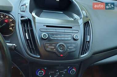Внедорожник / Кроссовер Ford Escape 2016 в 