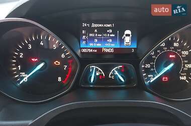 Внедорожник / Кроссовер Ford Escape 2016 в 