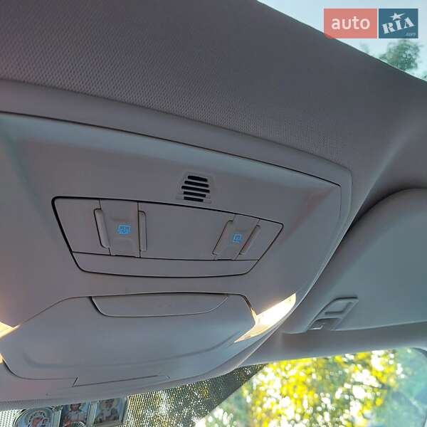 Внедорожник / Кроссовер Ford Escape 2016 в Доброполье