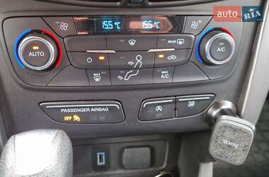 Внедорожник / Кроссовер Ford Escape 2016 в Хусте