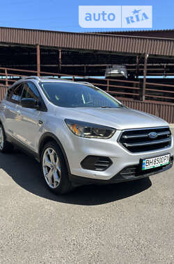 Внедорожник / Кроссовер Ford Escape 2019 в 