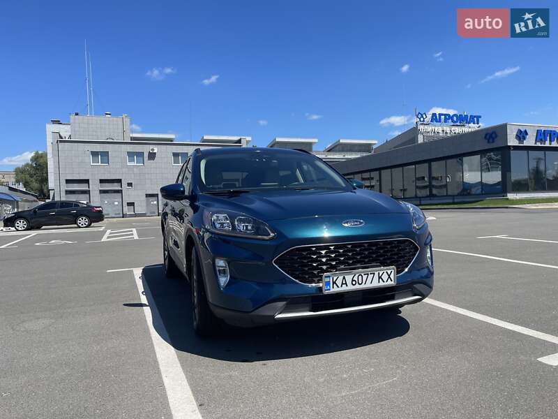 Внедорожник / Кроссовер Ford Escape 2020 в Киеве