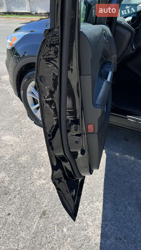 Внедорожник / Кроссовер Ford Escape 2016 в Полтаве