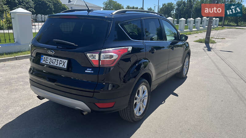 Внедорожник / Кроссовер Ford Escape 2016 в Полтаве